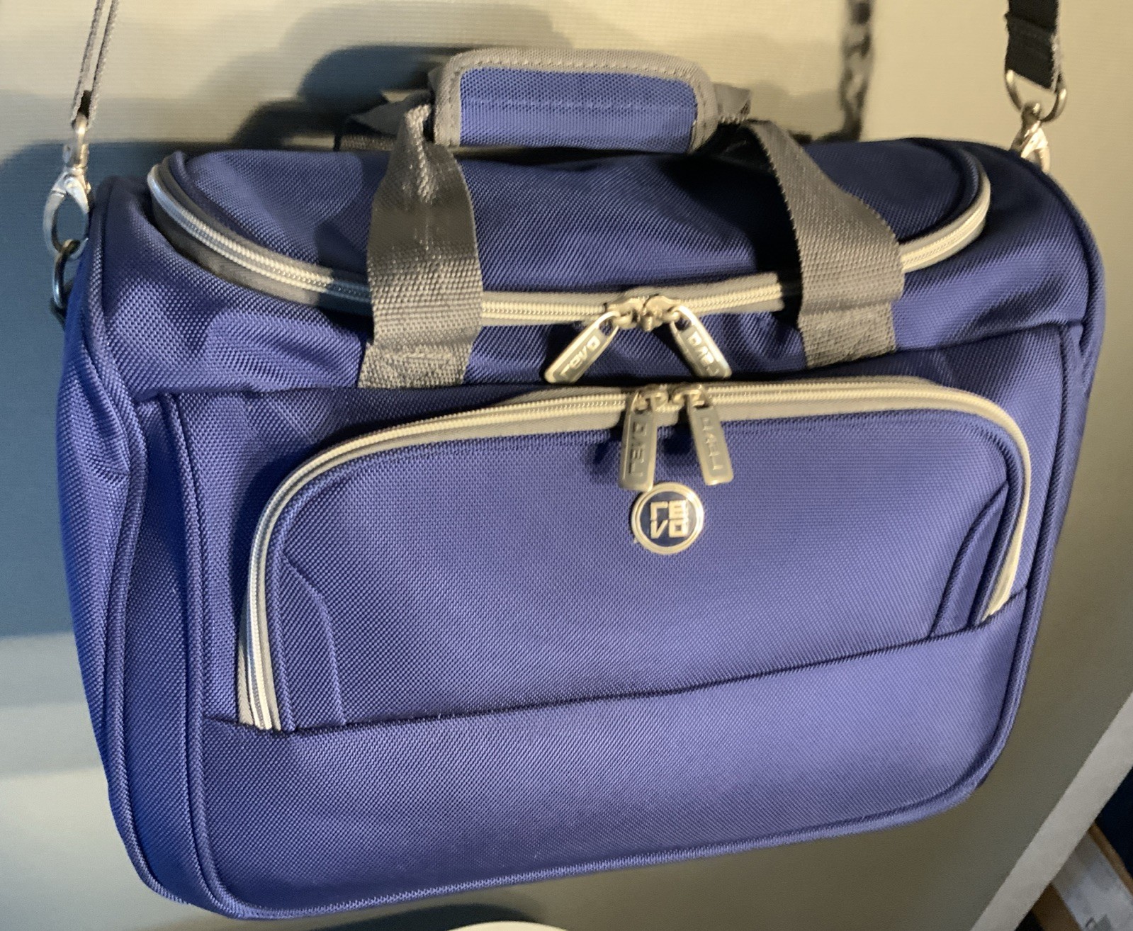 Men&rsquo;s Duffle Bag Gym REVO Twist 16&rdquo; Boarding Tote Cobalt Blue Never Used