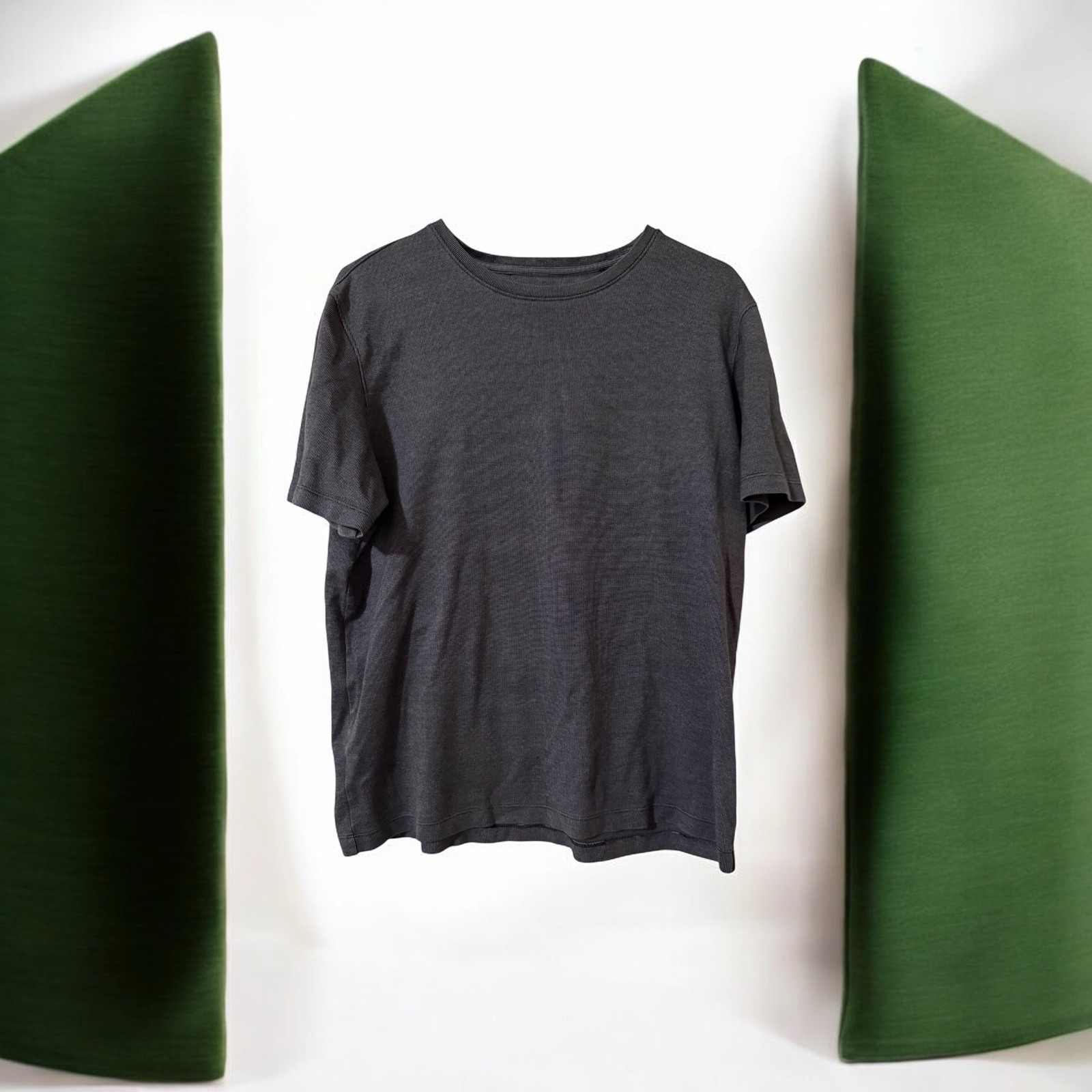 Van Heusen Men's T-Shirt Medium