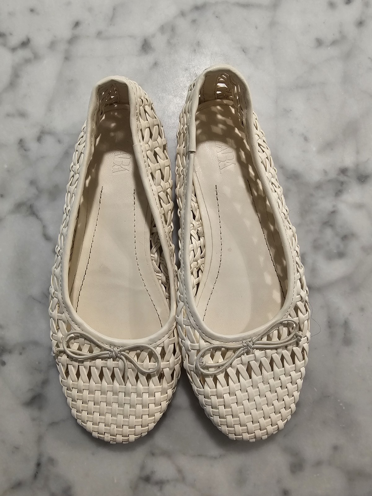 Zara Niñas Cuero Ballet Zapatos Marfil Talla US - 1.5 Eur-32