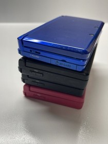 Lot Of (4) Nintendo DSi Consoles And 1 Nintendo 3DS (For Parts/Repair) UNTESTED