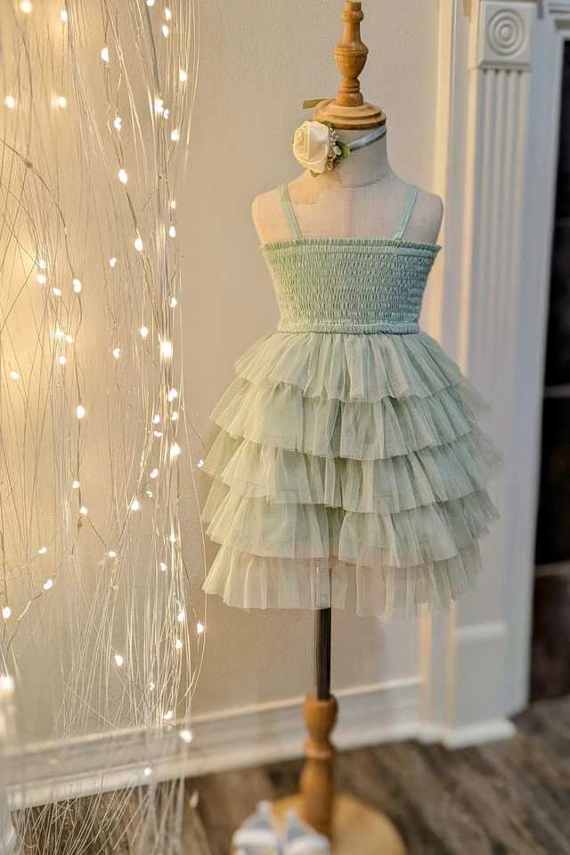 Vestido de cumpleaños con volantes de tul como nuevo. Vestido niña flor. Vestido de concurso. Talla 5 Foto 4 de 4