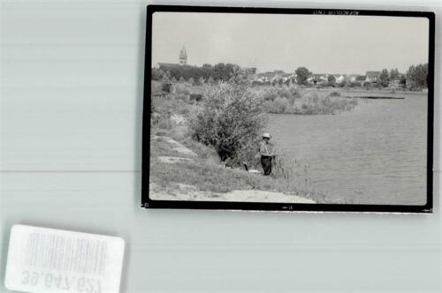 39647627 - 6834 Ketsch Angler am Rheinufer Foto Orginal aus Archiv eines - Bild 1 von 2