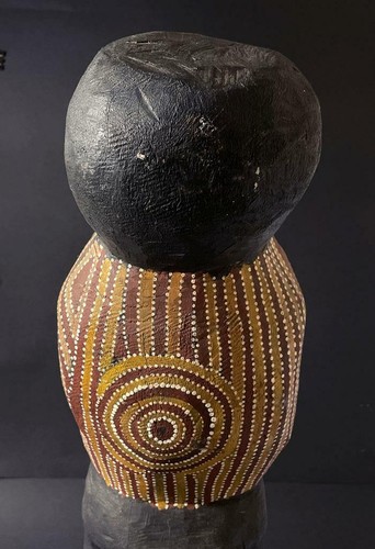 FIGURA TÓTEM GRANDE ABORIGEN AUSTRALIANO MOKOY ESPÍRITU ESCULTURA AUDREY PETYARRE - Imagen 12 de 12