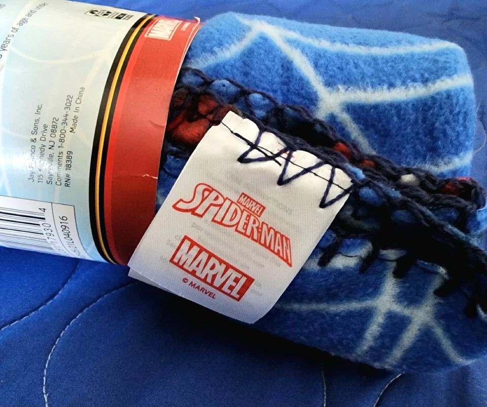 Spider-Man Travel Blanket - Image 2 of 4