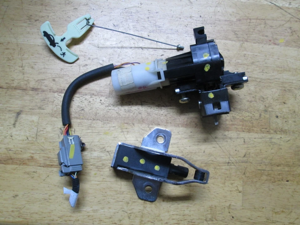 Jaguar XJ XJ8 XJR 2004 2009 tapa puerta maletero trasero escotilla bloqueo pestillo con pegador Foto 3 de 4