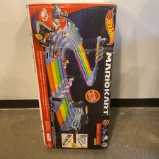 Hot Wheels Mario Kart Rainbow Road 8-Foot Track Set, Multicolor