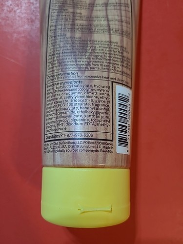 Sun Bum Moisturizing Sunscreen Lotion Broad Spectrum SPF 50 09/2027 - Picture 4 of 4
