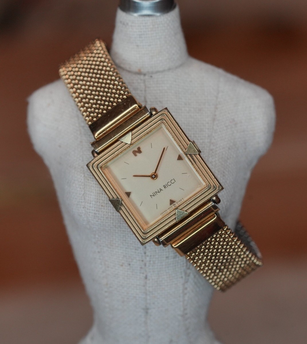 NINA RICCI アンティーク　腕時計 Nina Ricci Seiko Watch 1400-7110 Gold Stretch Band (New