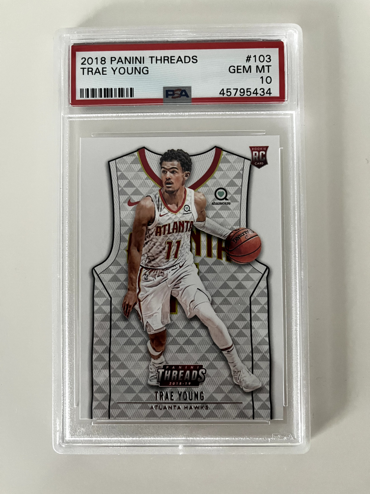 2018-19 Panini Threads Trae Young #103 (RC) PSA 10