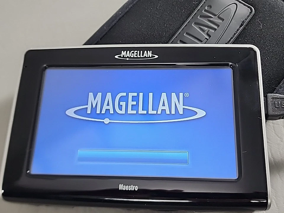 Magellan Maestro 4250 Portable GPS Navigator System 4.3"  US Canada PR Maps - Image 4 of 4