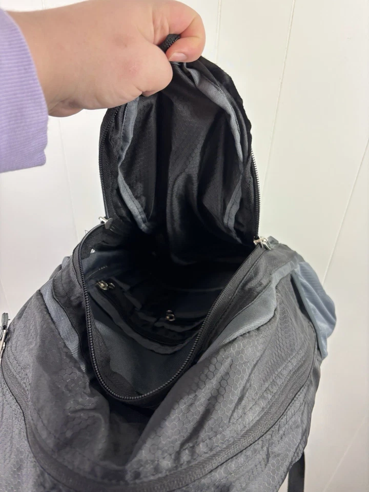 Eurohike Nova Camping 25L Rucksacks Daysacks Black Backpack Hiking Outdoors - Image 4 of 4