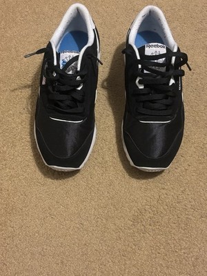 Reebok Classic Men's Black White Solid Low Top Lace Up Athletic Sneakers