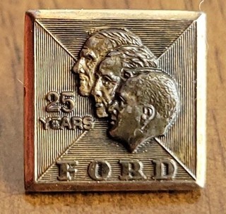 Vintage FORD 10K Gold 25 Year SERVICE AWARD PIN / Tie Tack