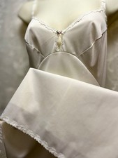 Vintage 60s Olga Sleeping Pretty Women 36 Nightgown White Lace Rose Motif