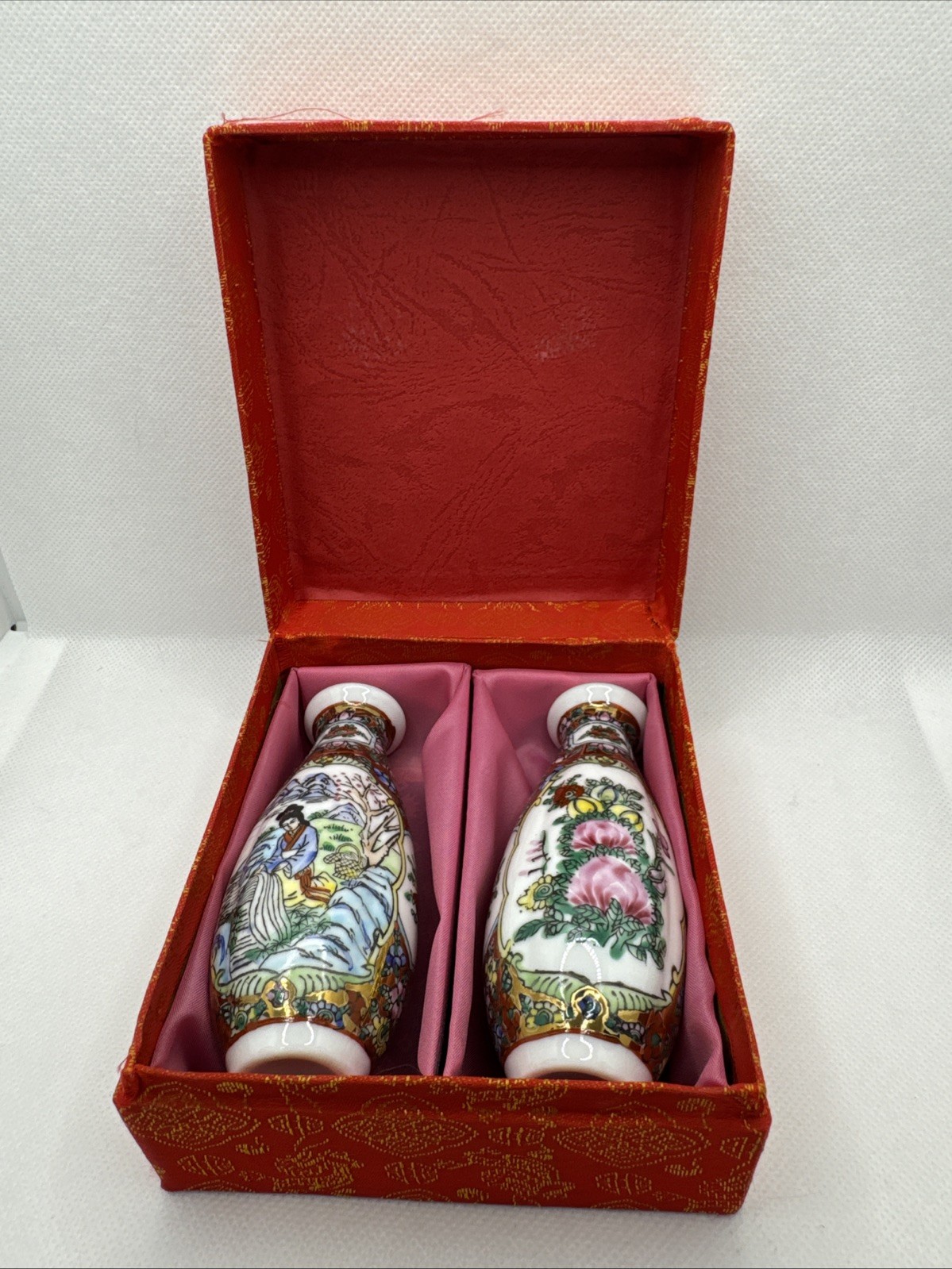Vintage 2 Miniature Chinese Medallion Vases Original Box Hand Painted
