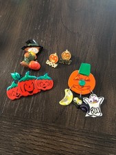 Lot of Halloween pins witch pumpkin ghost BOO...