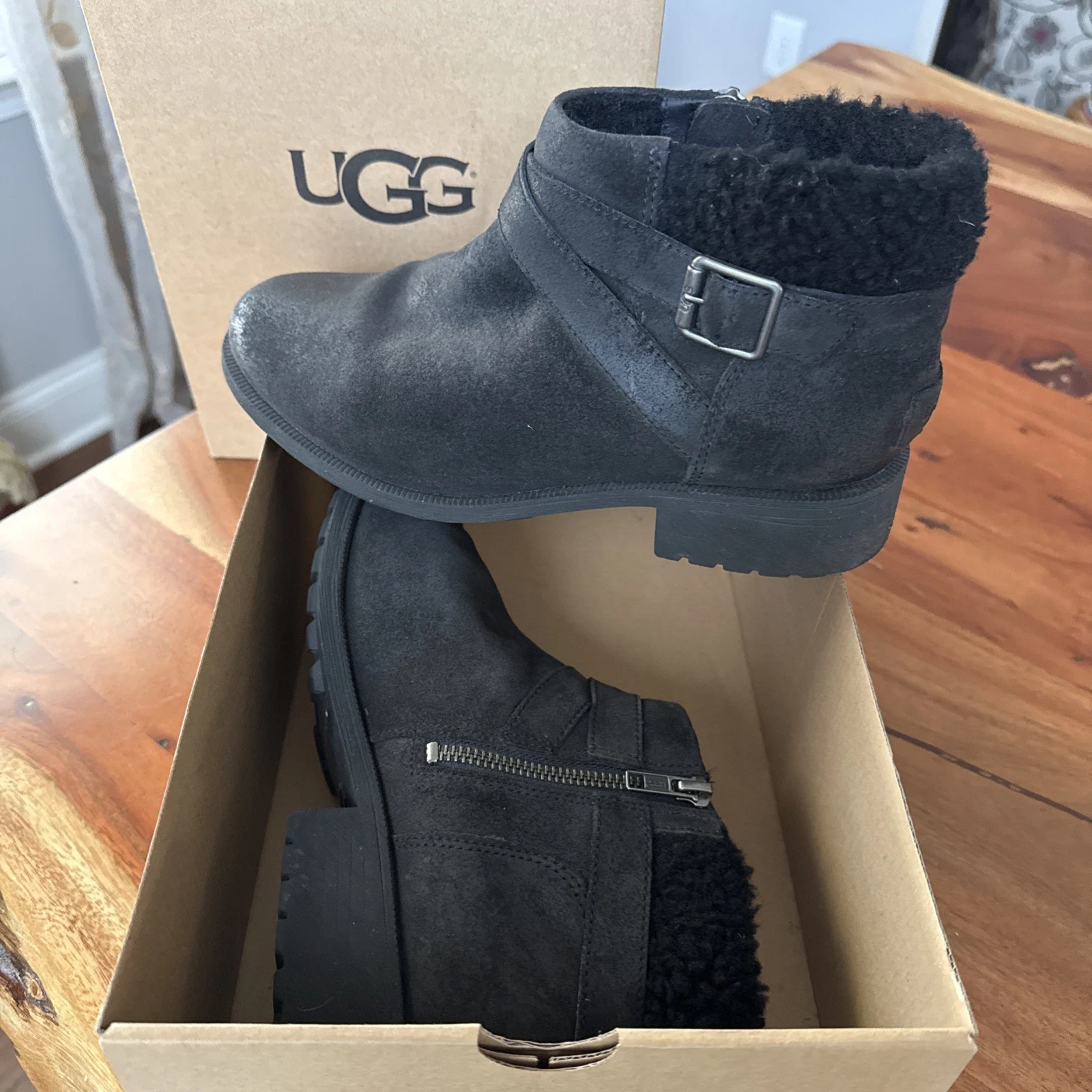 Stivaletti biker UGG Australia Benson fibbia pelle di pecora nero 1095151 donna 9