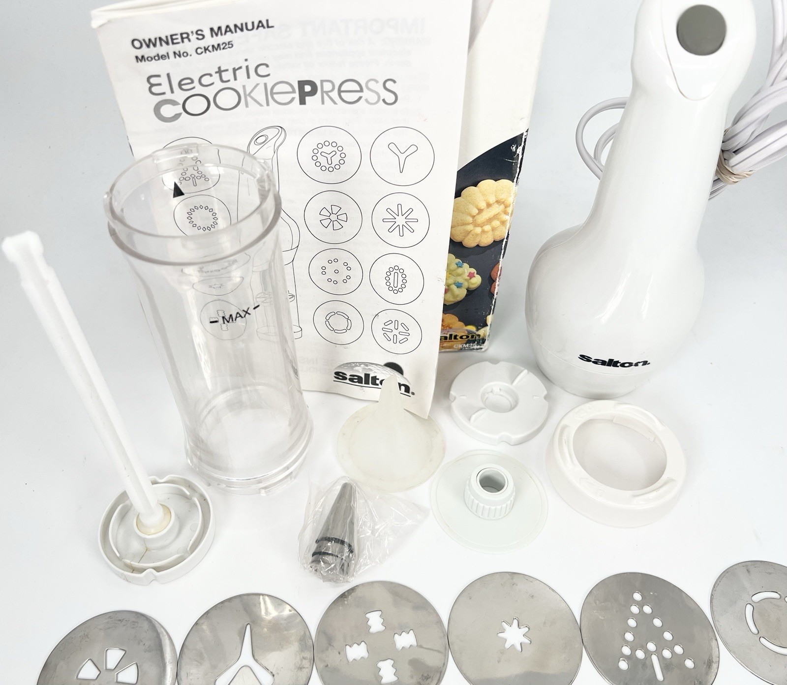 Salton Electric Cookie Press CKM25 Filler Decorator Appetizers-COMPLETE TESTED