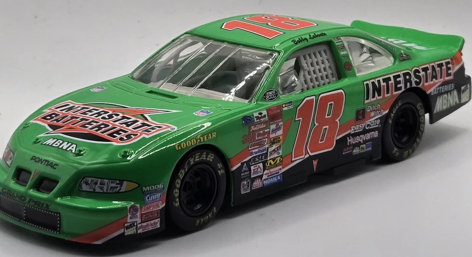 2000 BOBBY LABONTE PONTIAC GRAND PRIX #18 CHAMPIONSHIP YEAR WINNERS CIRCLE 1/24 - Image 2 of 4