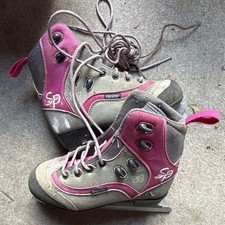 CCM Jamie Girl SP Youth Ice Figure Skates - Gray  Pink Size 3