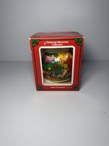Vintage 1995, Christmas Memories Collection, Satin Ornament