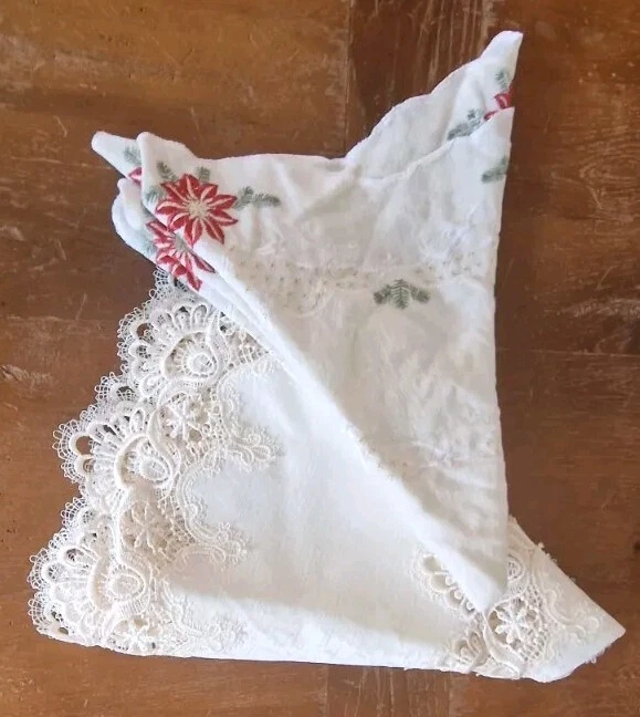 Konvolut,  2 x  Tischdecke, bunt Polyester, rund, 78cm Durchmesser,