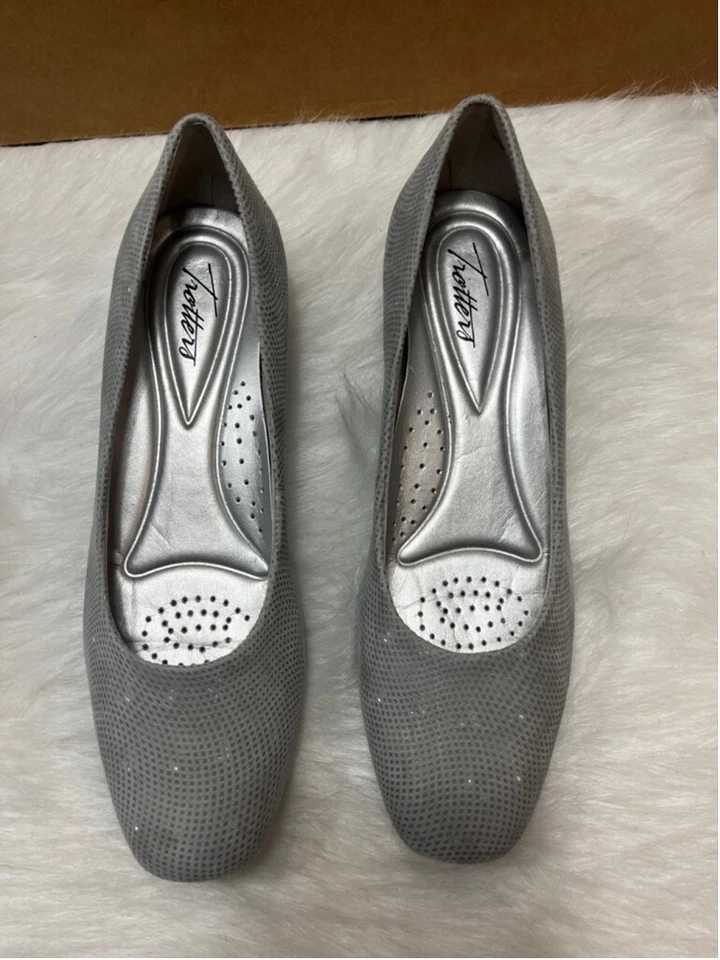 Trotters Lauren 浅灰色楔形休闲鞋女式 8.5 M 码 — 第 2/4 张图片