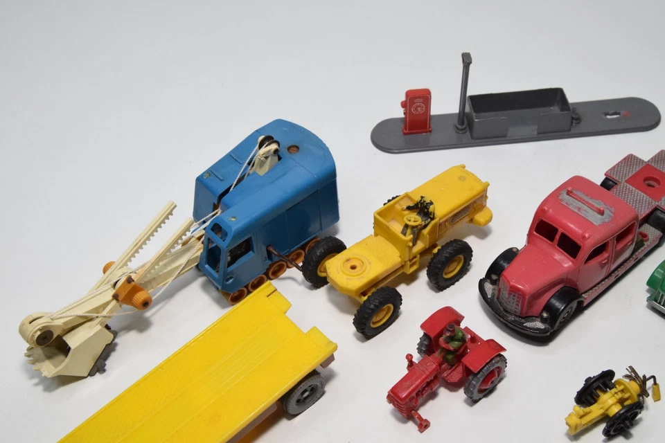 B46 1:60?? LOTTO PLASTICA SIKU RIMORCHIO GRU TRATTORE MAGIRUS BUONE CONDIZIONI. - Immagine 4 di 4