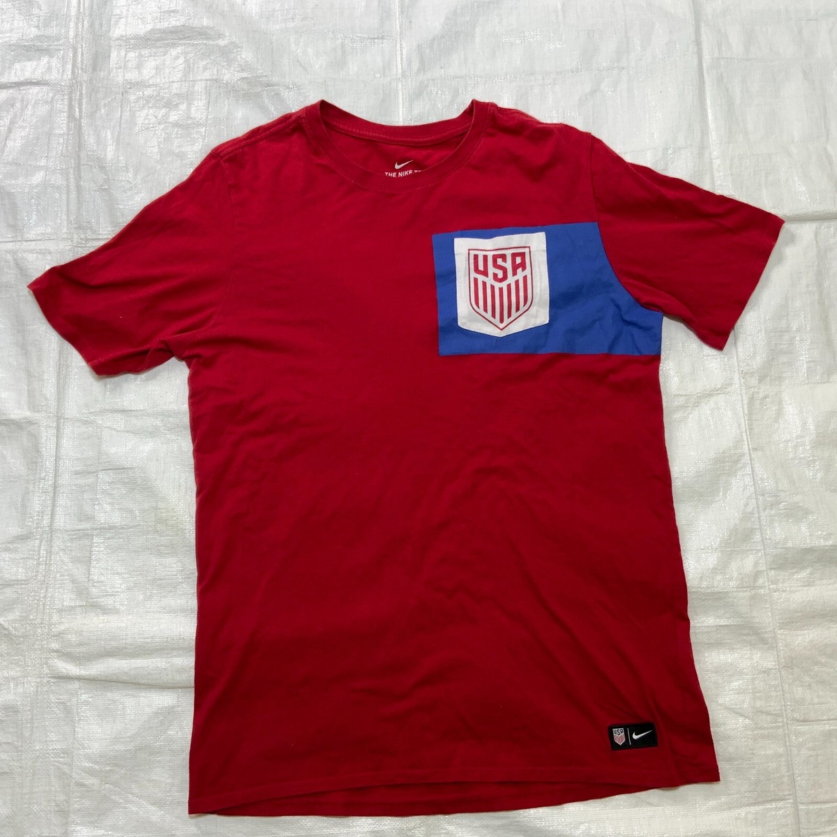 NIKE USA National Team Soccer Crest T-Shirt Red Size Large