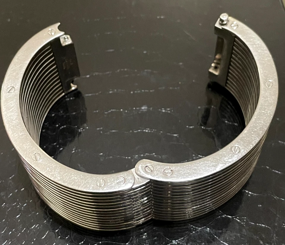 Elegante brazalete ancho con bisagras de acero inoxidable Lord & Taylor Zoppini Italia Foto 4 de 4