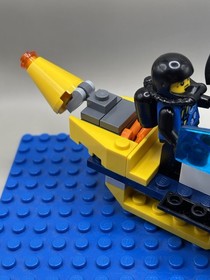 Atlantis / Town Diver Minifigures 8078 7977 2536 and Vintage 6437 Beach Buggy