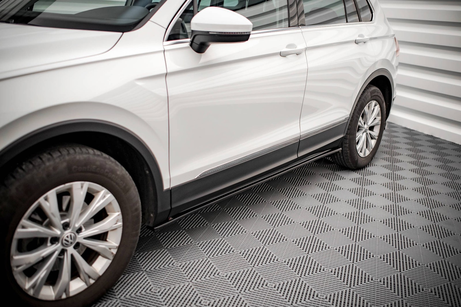 Bas de caisse Tiguan Mk2 Maxton pour corriger le profil haut - 4