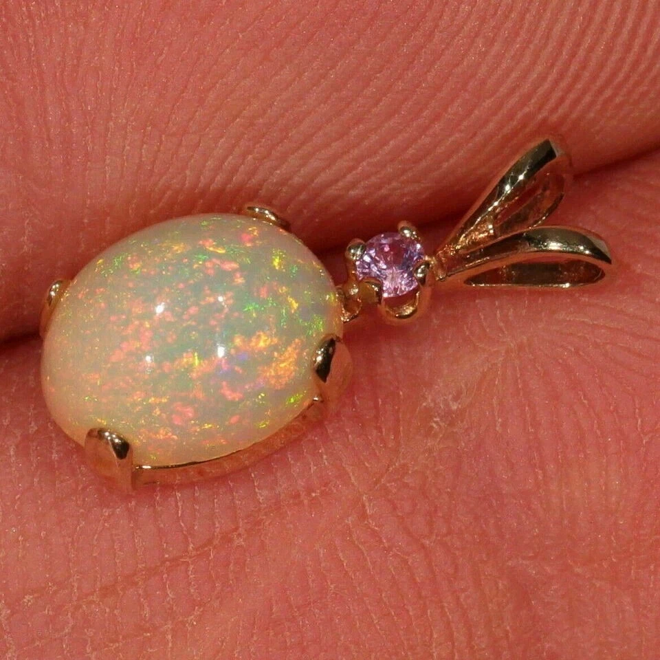 Кулон из желтого золота 14 карат с одним бриллиантом огненным опалом овальной огранки 3 карата - Изображение 2 из 3