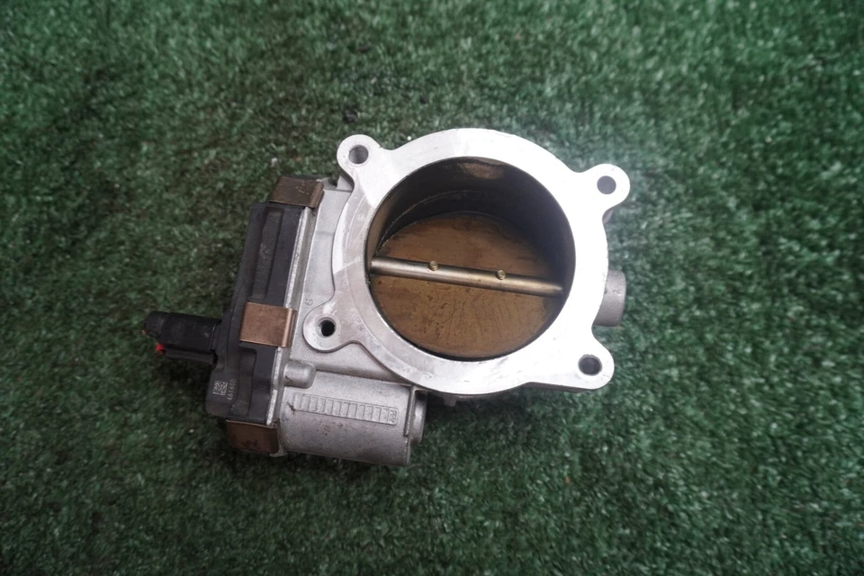 Chevrolet Suburban 1500 2015 2016 carrocería del acelerador 5,3 L fabricante de equipos originales 121 k millas 12617792 Foto 2 de 4