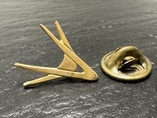 1955-1963 ERA CHRYSLER FORWARD LOOK "FLOOKERANG" GOLD TONE LAPEL HAT PIN M393