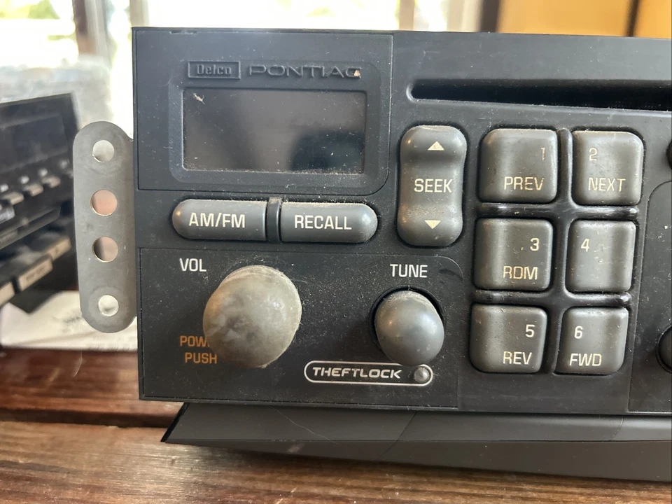 Receptor de radio CD 96-03 Pontiac Bonneville Grand Am Firebird AM FM Delco Foto 2 de 4