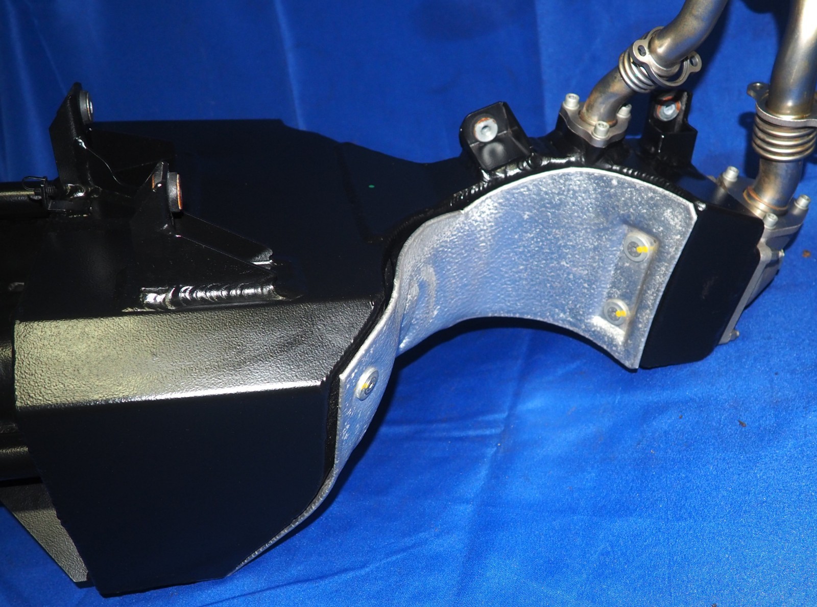 2022-2026 Maserati MC20 MCPura Dry Sump Oil Reservoir Tank Pan Complete OEM Mint