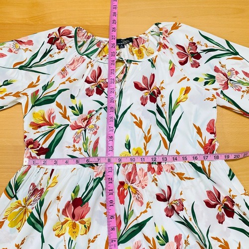 Suzanne Betro Women’s Top Medium Floral White Tunic Round Neck New - Picture 9 of 9