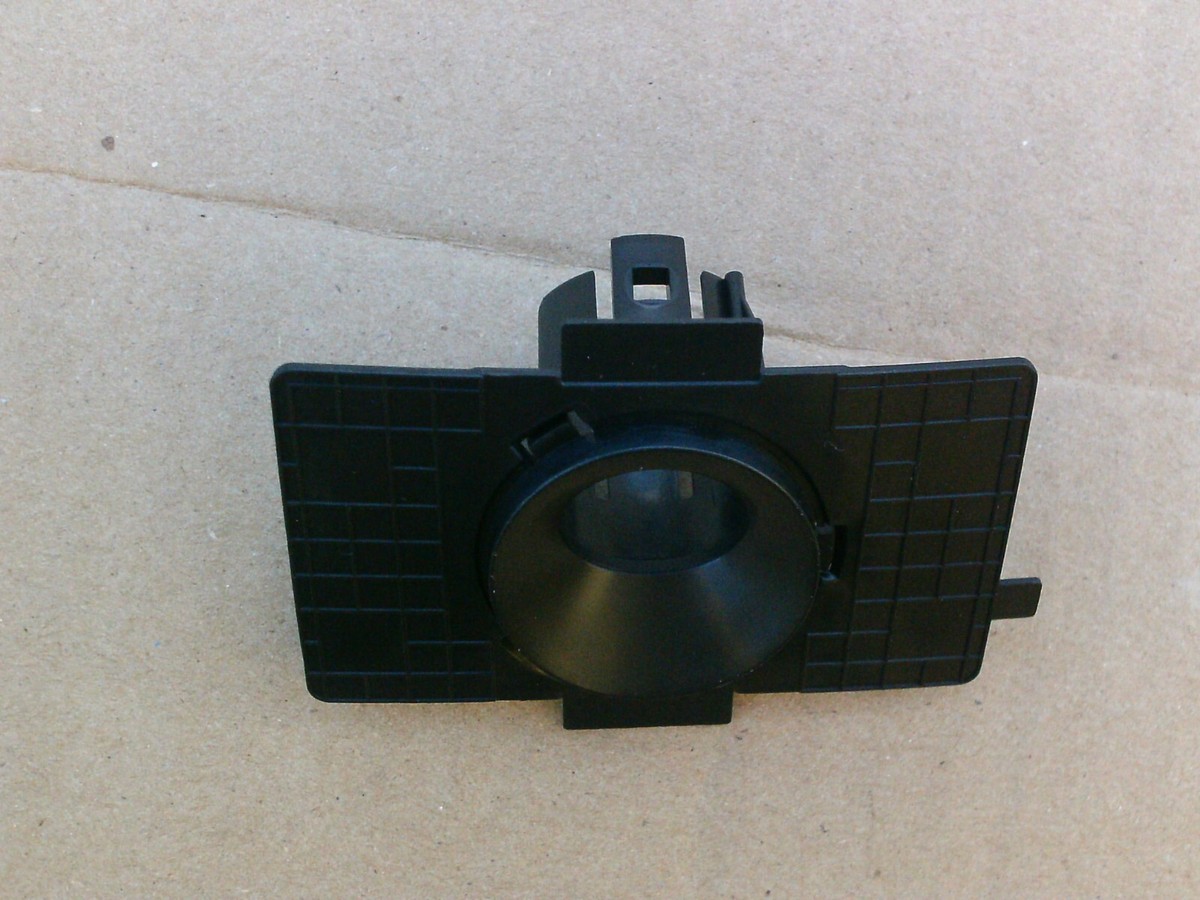 もうこ 2017,2018,2019,2020 Volvo Park Sensor RH Outer Side Bracket
