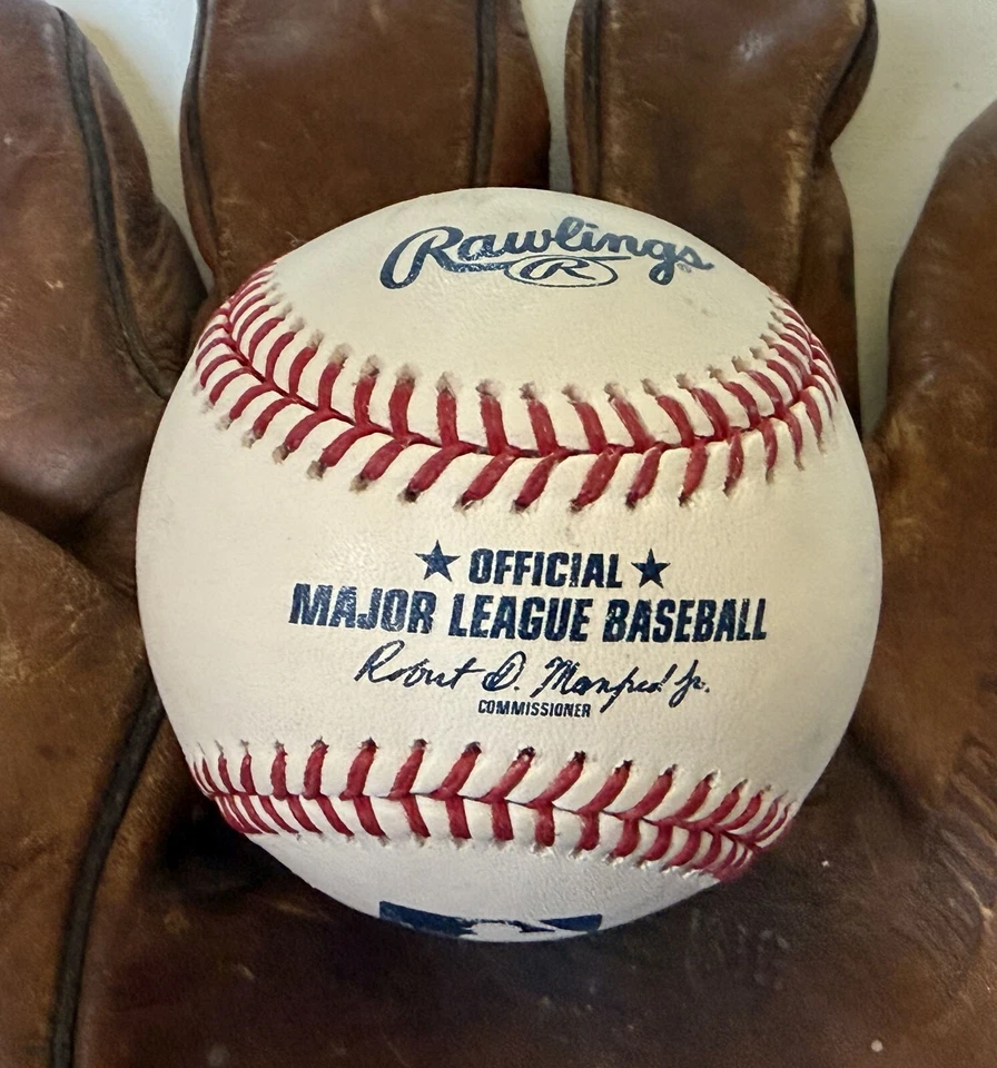 Jose Quintana Signed Autographed Official Major League (OML) Baseball - Image 2 of 2