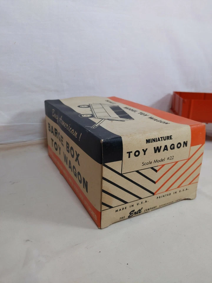 1/16 Ertl Farm Toy Allis Chalmers Barge Wagon W/ Box  - Image 4 of 4