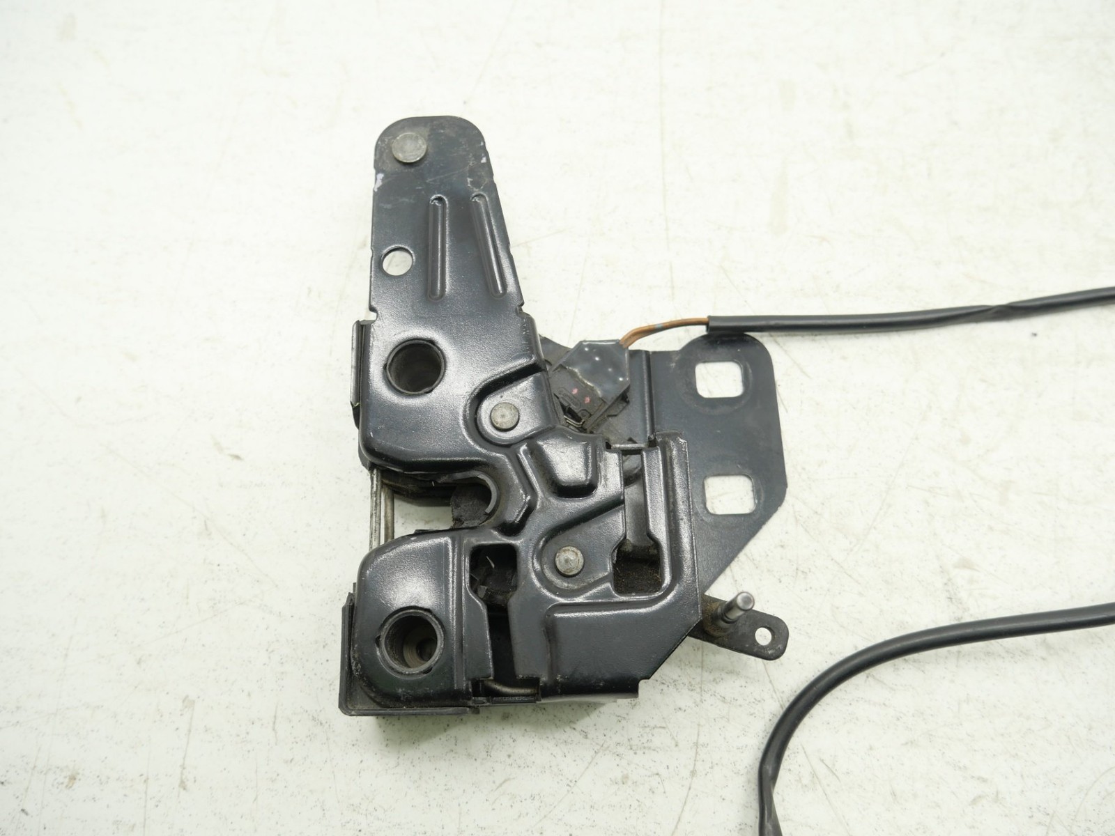 2007-2012 Audi R8 Hood Latch Lock Actuator Assembly 420823509 OEM