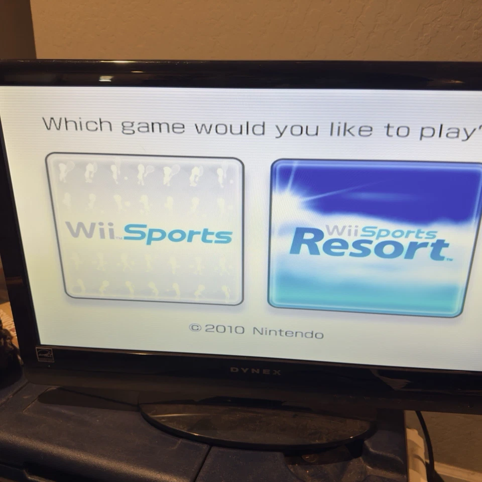 Wii Sports and Wii Sports Resort 2 in 1 Combo Disc (Nintendo Wii) - Image 3 of 4
