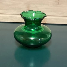 Vintage Anchor Hocking Squat Emerald Green Bud Vase With Ruffled Edge