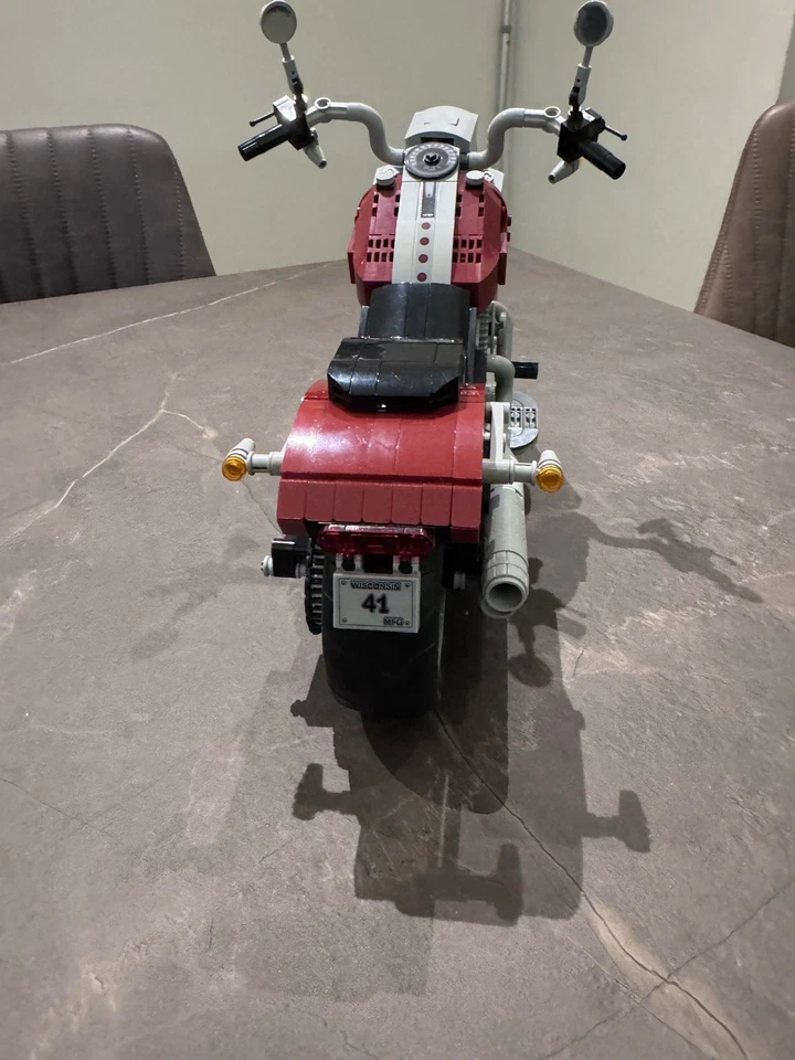 LEGO Creator 10269 Harley-Davidson Fat Boy, photo 4 of 5