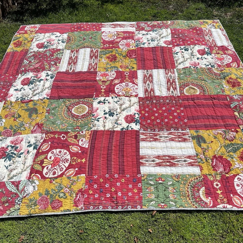 Pottery Barn 娜塔莎拼布被子和假套装国王 90x100 红色花卉 Ikat GUC — 第 3/4 张图片