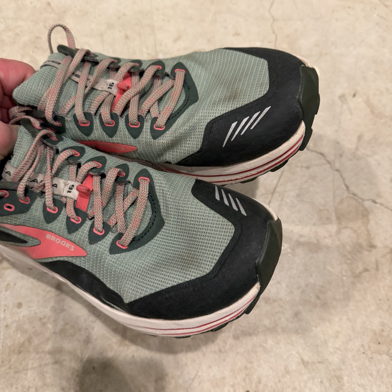 Brooks Cascadia 16 Green Trail Outdoor Hiking Shoes 1203631B394 Womens Size 10.5