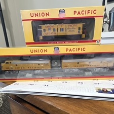 Athearn HO Union Pacific Mixed Lot 10 Cars Locomotives MPN 99431