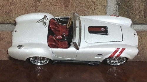 Maisto 1/24 1965 Shelby Cobra 427 Diecast Racing Car Modelo COLECCIÓN BLANCA - Imagen 9 de 10