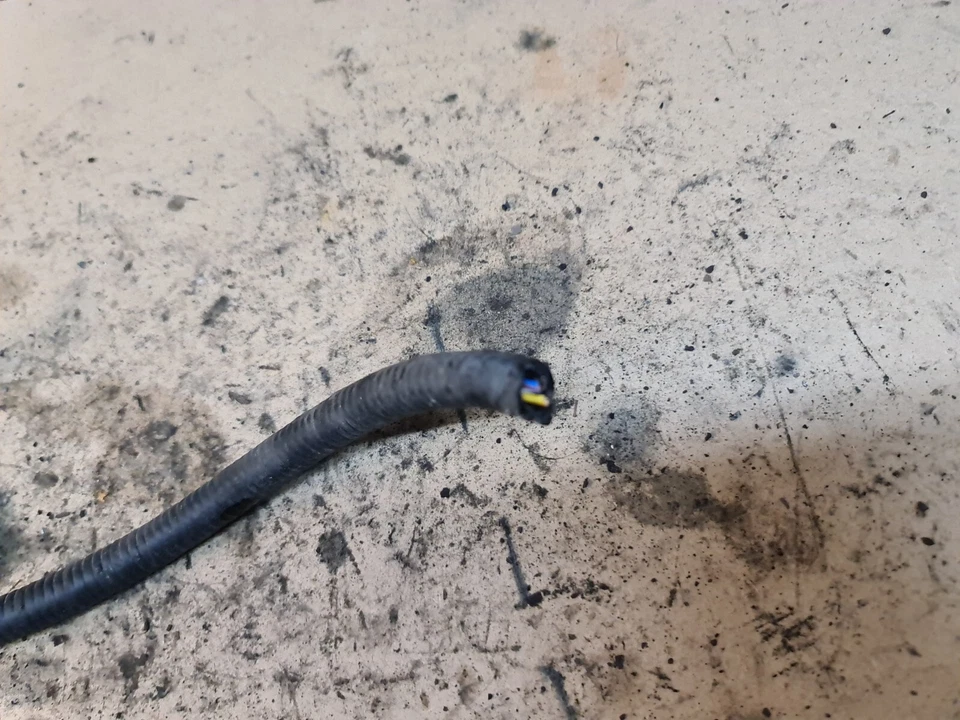 Conector de puerto de diagnóstico OBD diésel Kia Sportage MK2 2.0 CRDi MG632867 Foto 2 de 4